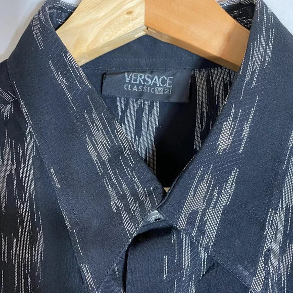 Vintage Versace Classic V2 Men's Size 39 Long Sleeve Patterned Button Down Shirt - Picture 6 of 16